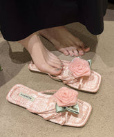 Französische rosa Sandalen mit Blumenmuster und ausgehöhlter Zehenpartie